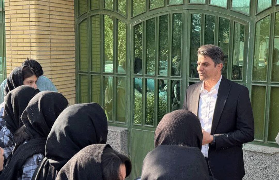 بدرقه تیم والیبال دختران استان یزد